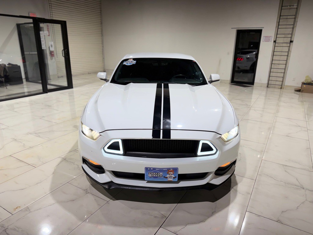 2017 Ford Mustang Image 2