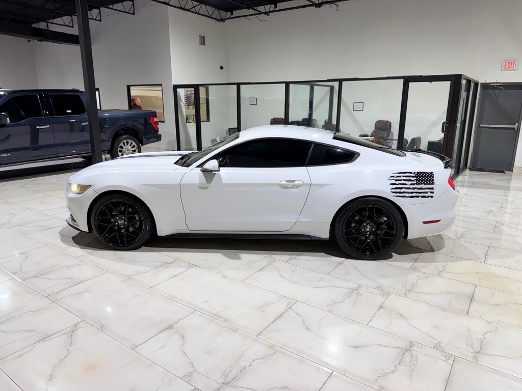 2017 Ford Mustang Image 7