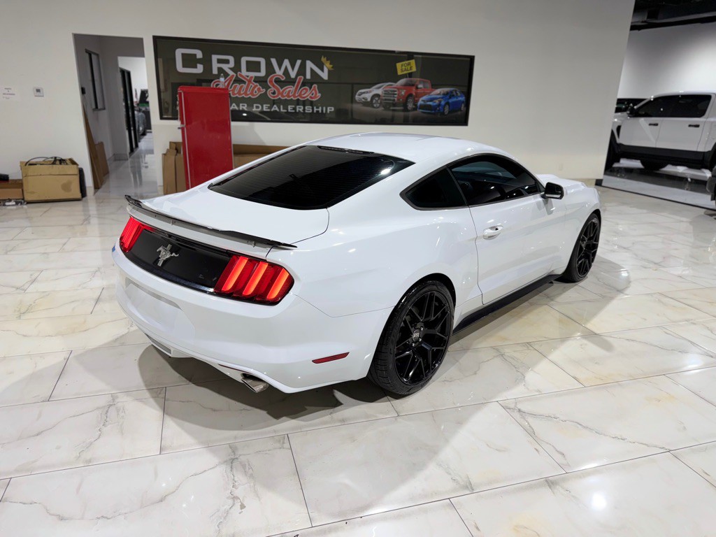 2017 Ford Mustang Image 8