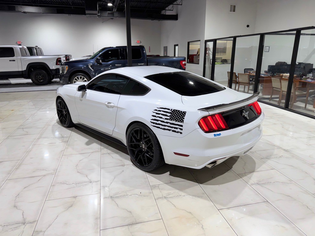 2017 Ford Mustang Image 10