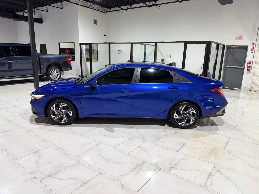 2026 Hyundai Elantra Image 8