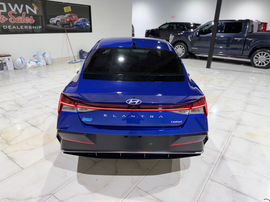 2026 Hyundai Elantra Image 10