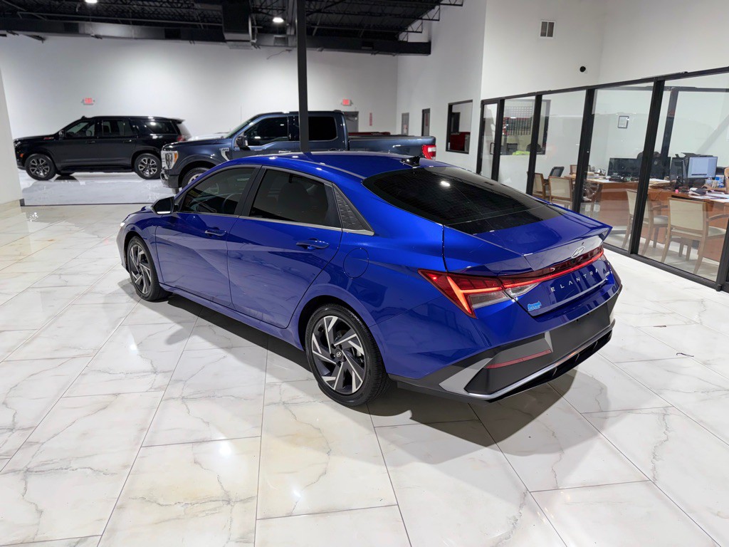 2026 Hyundai Elantra Image 11