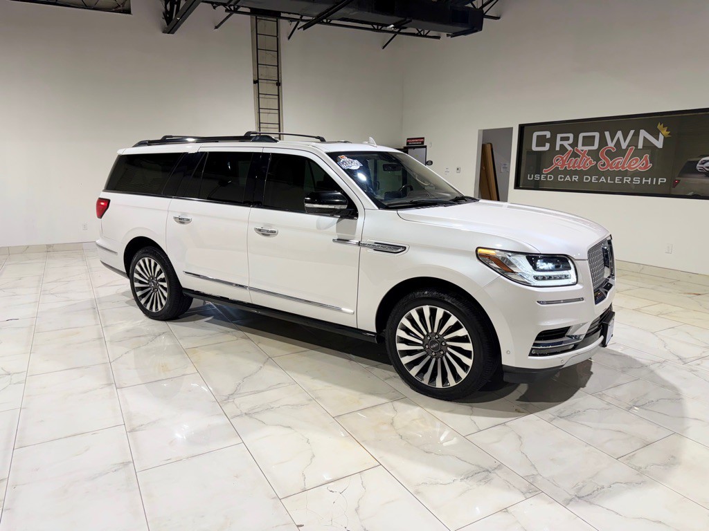 2019 Lincoln Navigator Image 3
