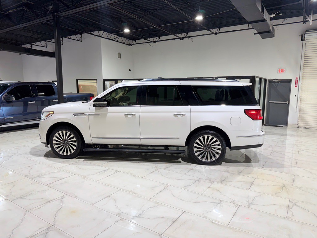 2019 Lincoln Navigator Image 7