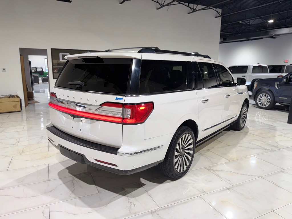 2019 Lincoln Navigator Image 8