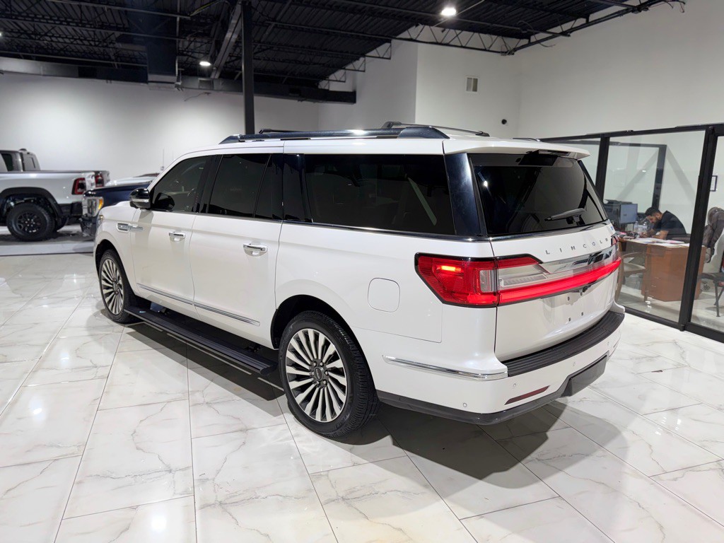 2019 Lincoln Navigator Image 10