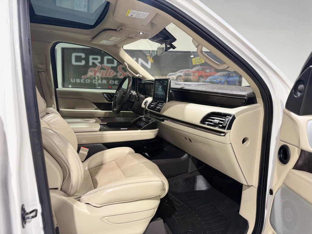 2019 Lincoln Navigator Image 14