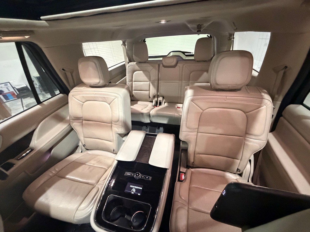 2019 Lincoln Navigator Image 19