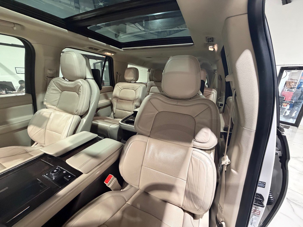 2019 Lincoln Navigator Image 20