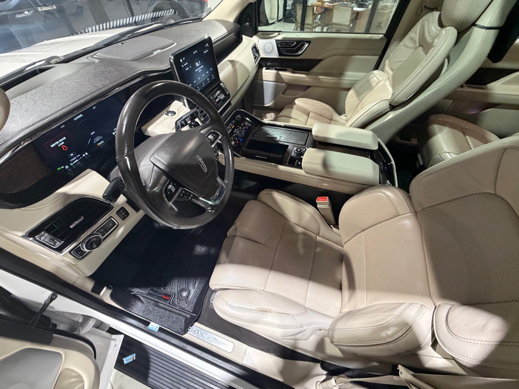 2019 Lincoln Navigator Image 21