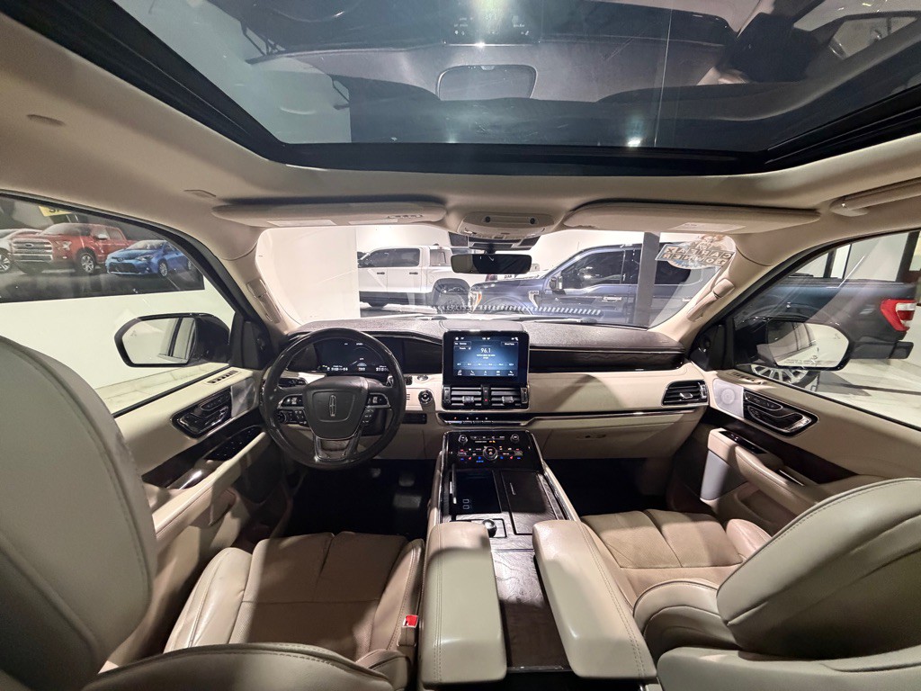 2019 Lincoln Navigator Image 22