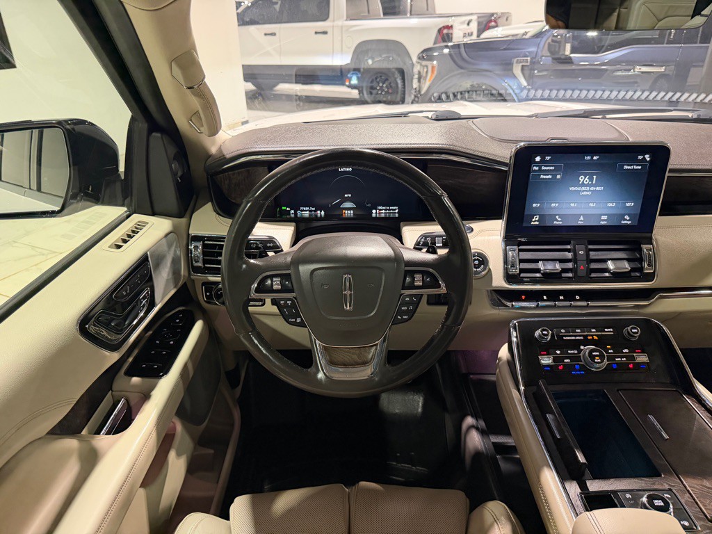 2019 Lincoln Navigator Image 27