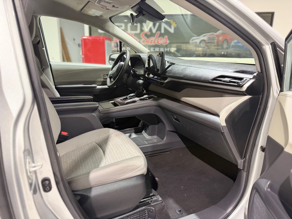2023 Toyota Sienna Image 14