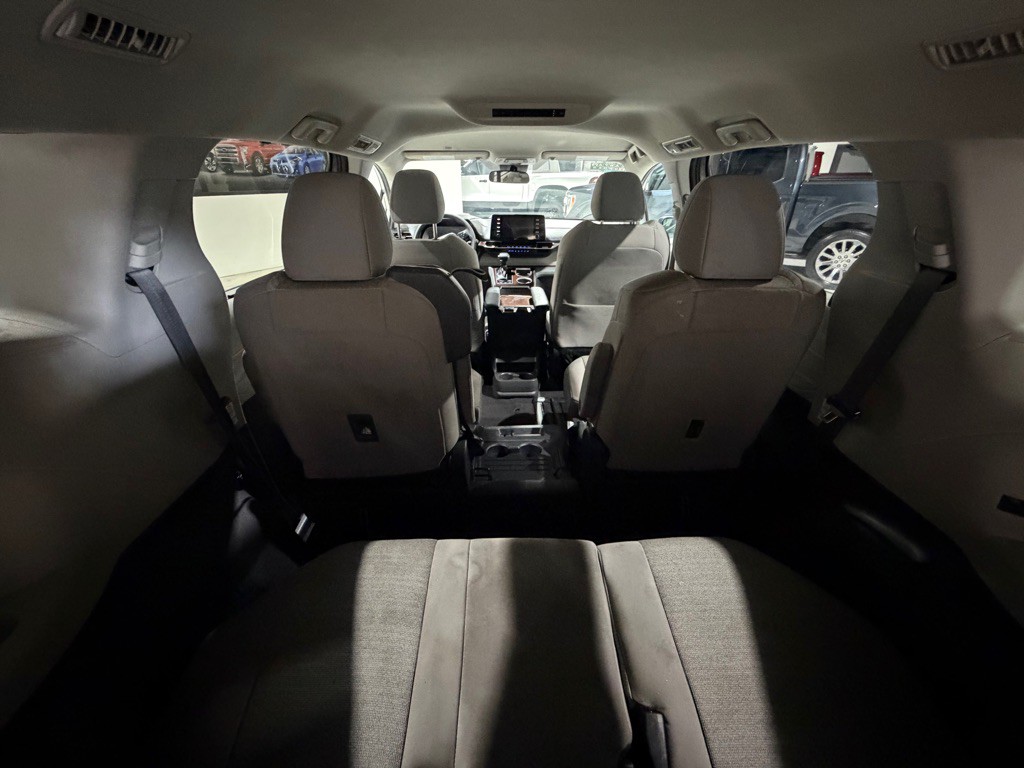 2023 Toyota Sienna Image 16