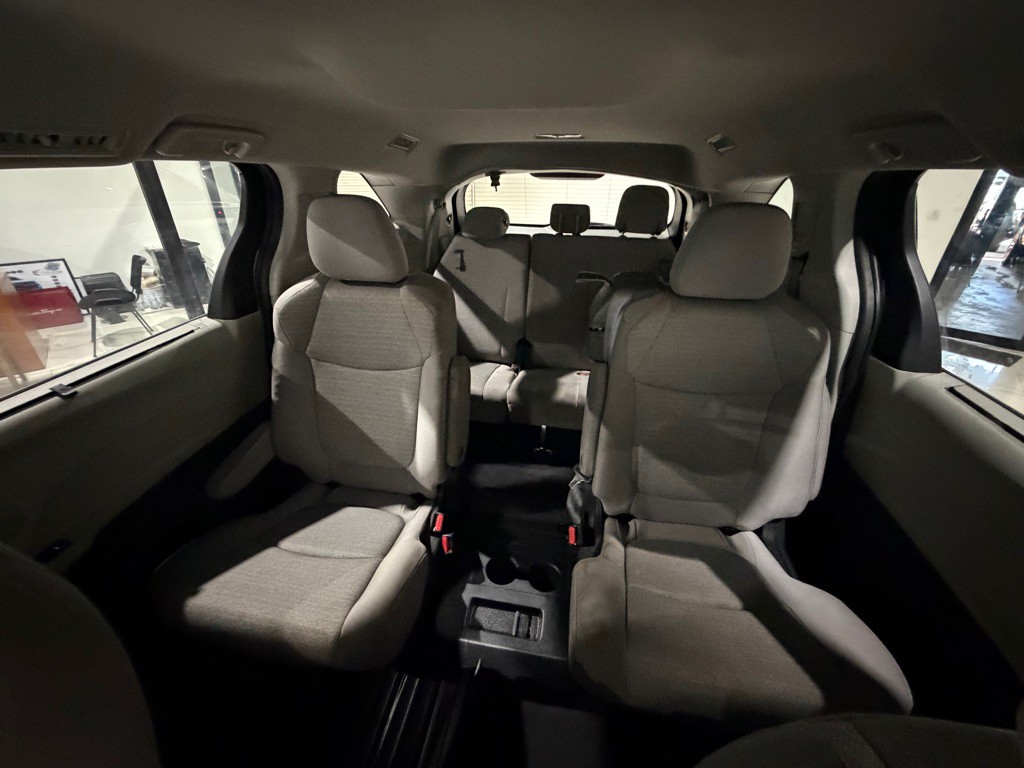 2023 Toyota Sienna Image 18