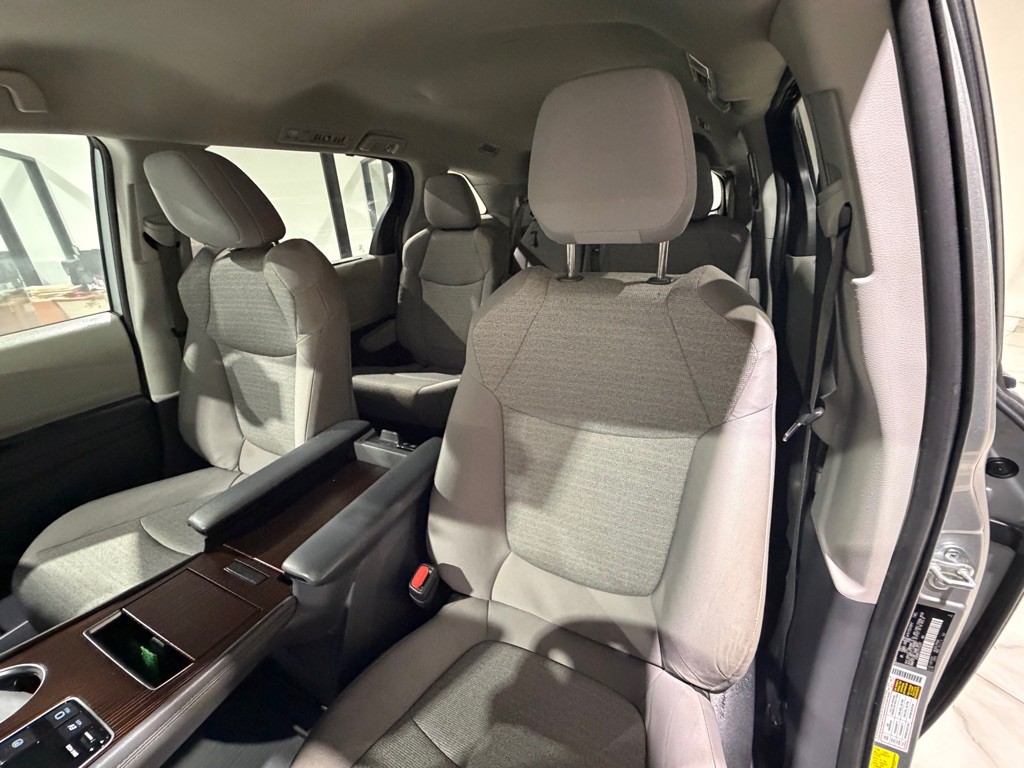 2023 Toyota Sienna Image 19