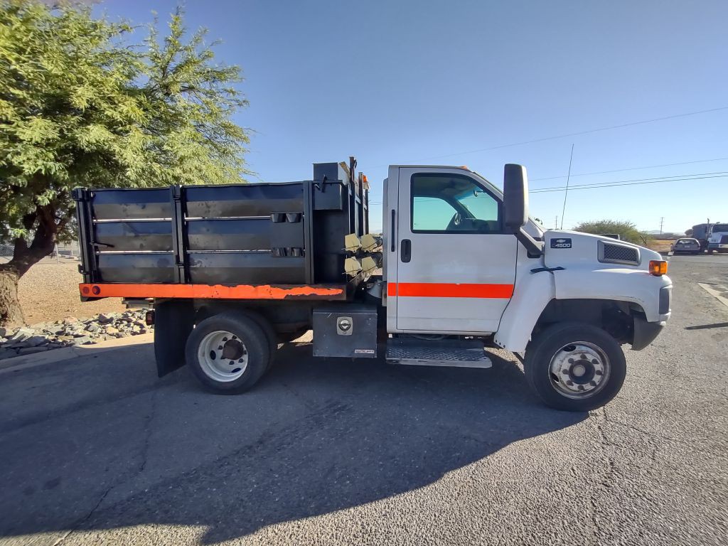 2005 Chevrolet C/K 4500 Image 3