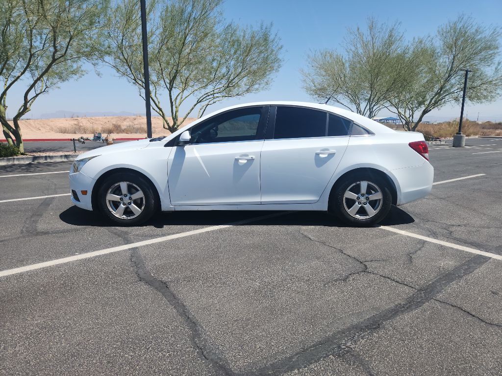 2013 Chevrolet Cruze Image 2