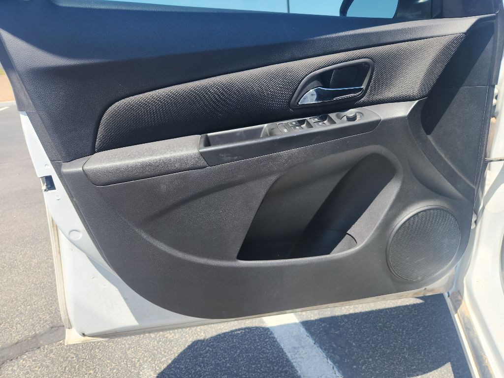 2013 Chevrolet Cruze Image 8