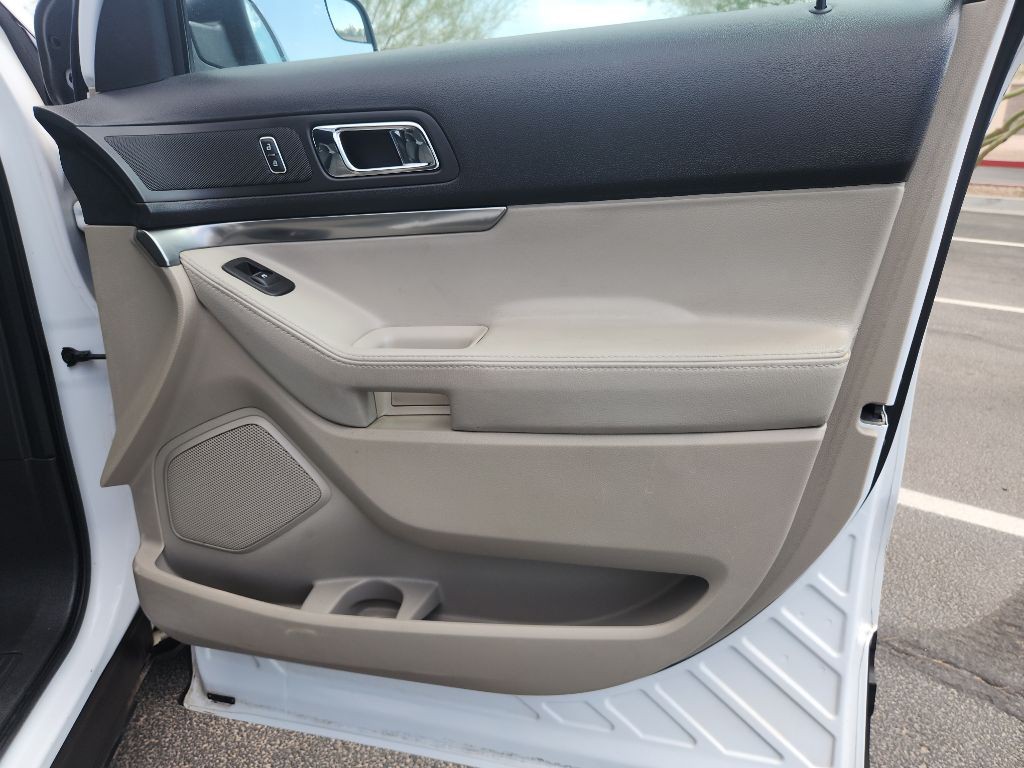 2013 Ford Explorer Image 12