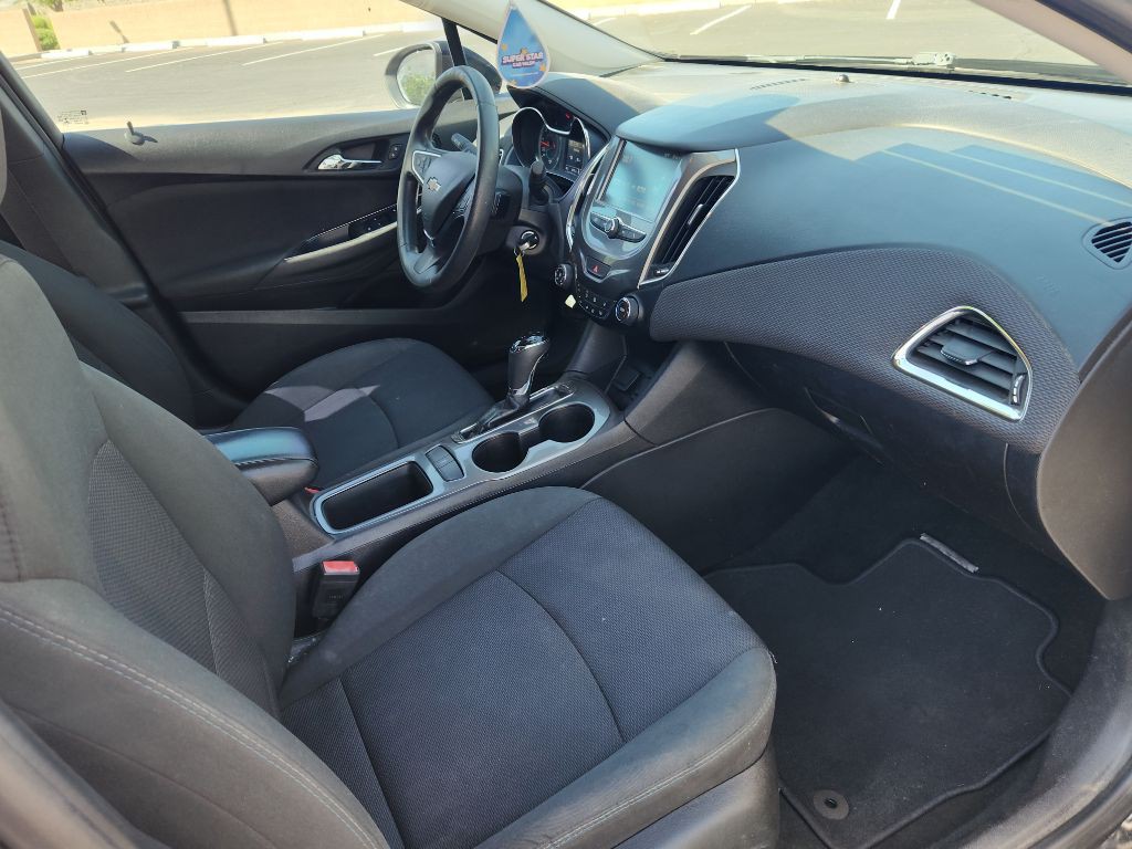 2017 Chevrolet Cruze Image 17