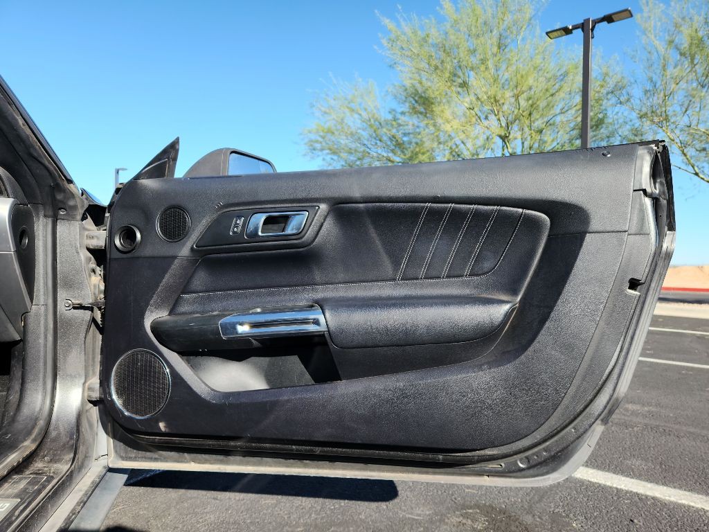 2019 Ford Mustang Image 19