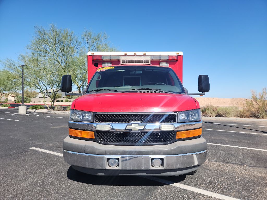 2010 Chevrolet Express Image 4