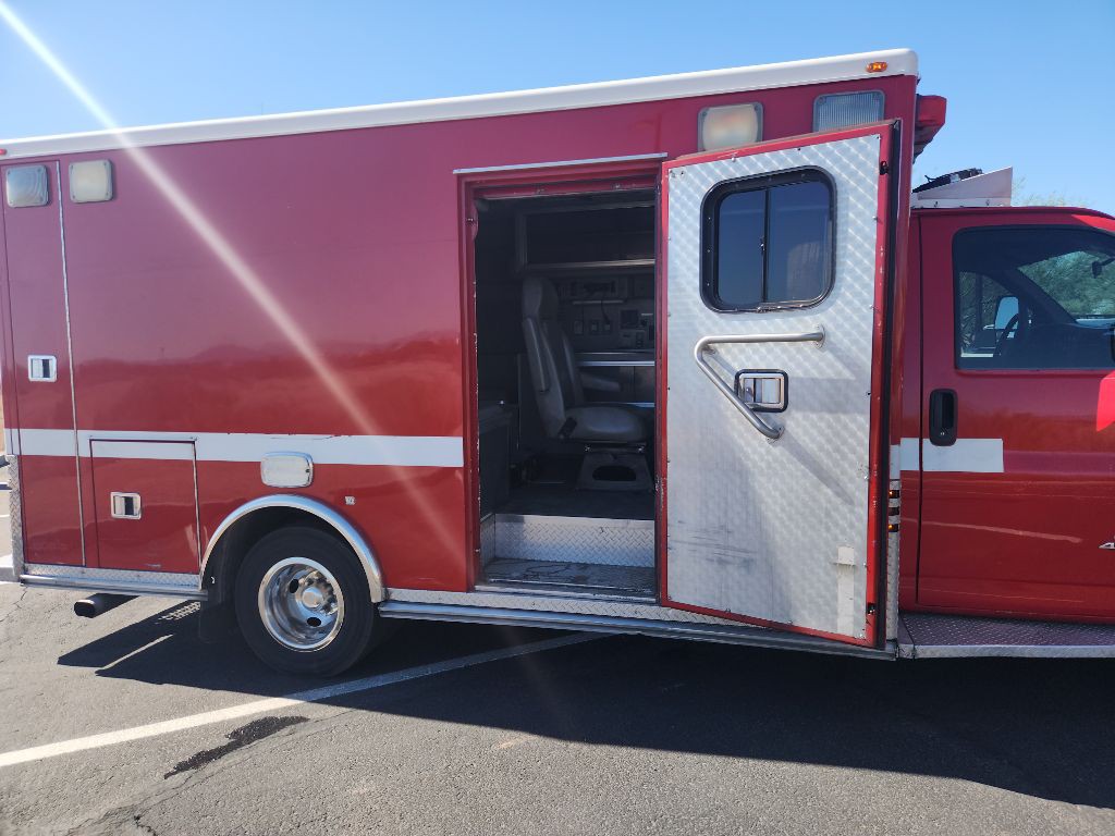 2010 Chevrolet Express Image 6