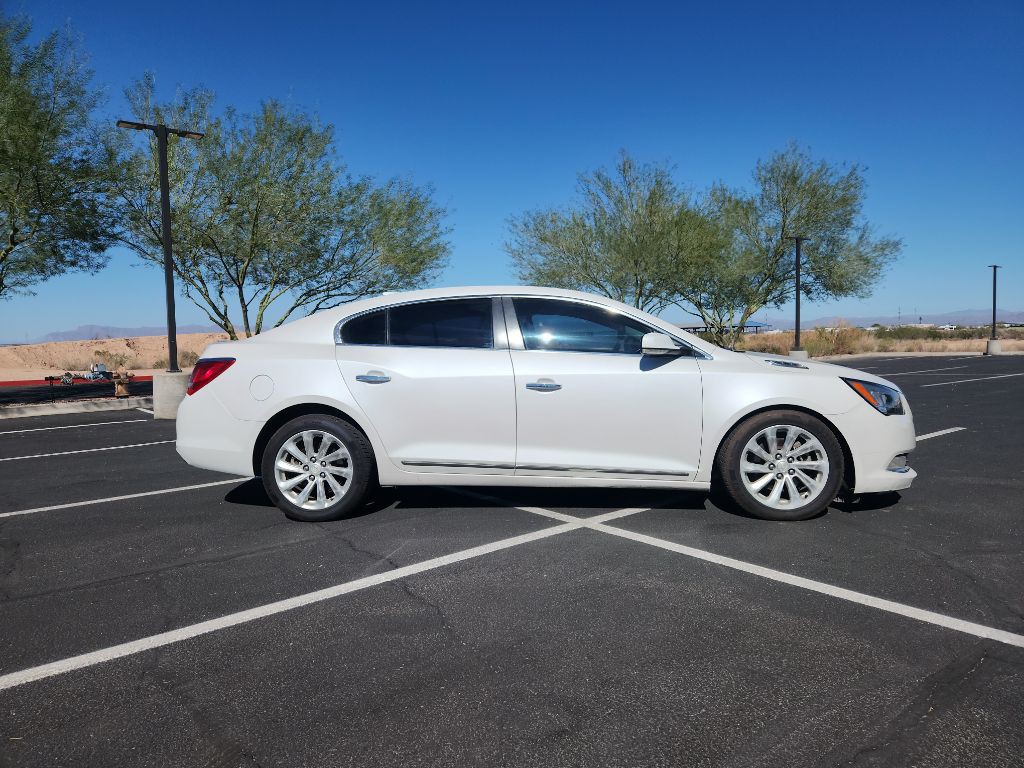 2015 Buick Lacrosse Image 2