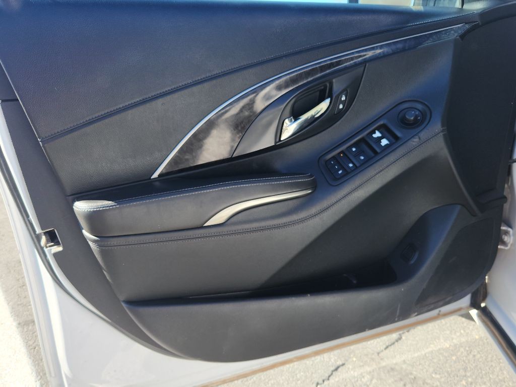 2015 Buick Lacrosse Image 9