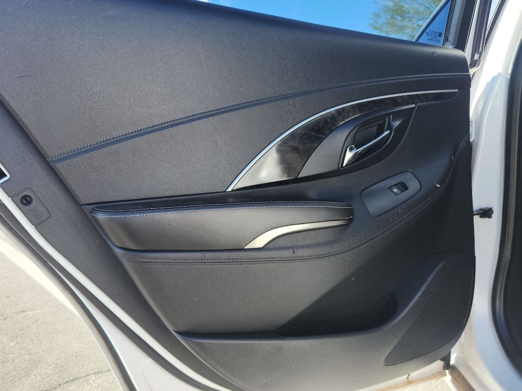 2015 Buick Lacrosse Image 11