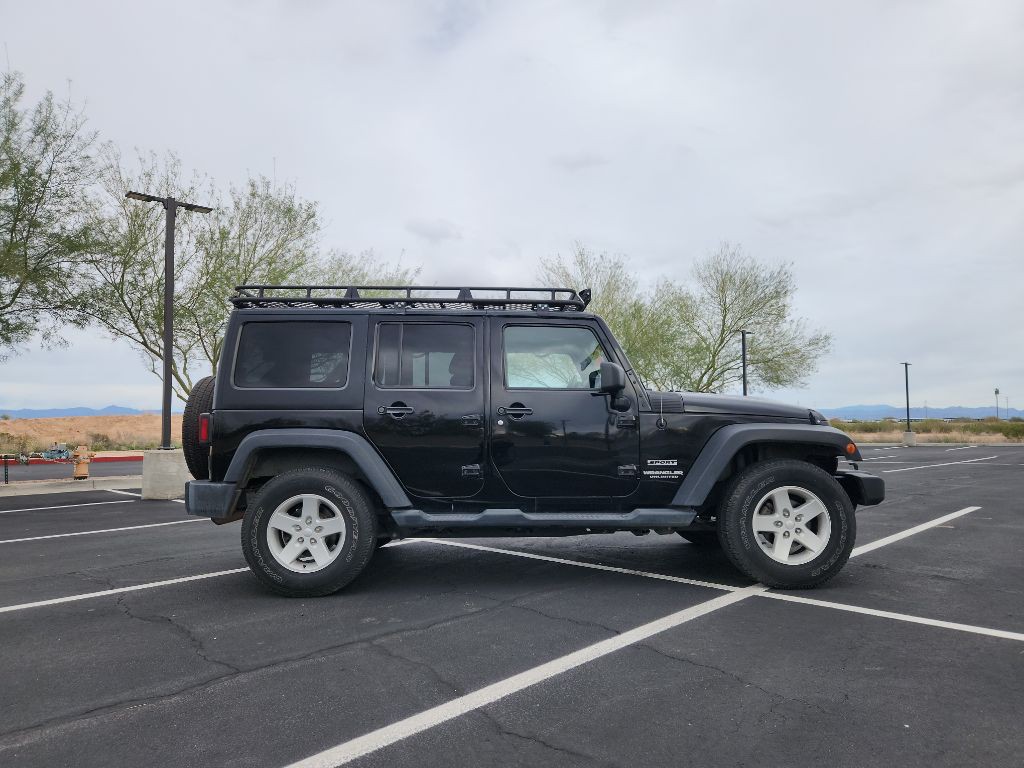 2014 Jeep Wrangler Unlimited Image 2
