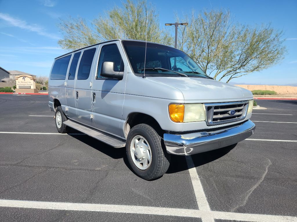 2005 Ford Econoline Image 3