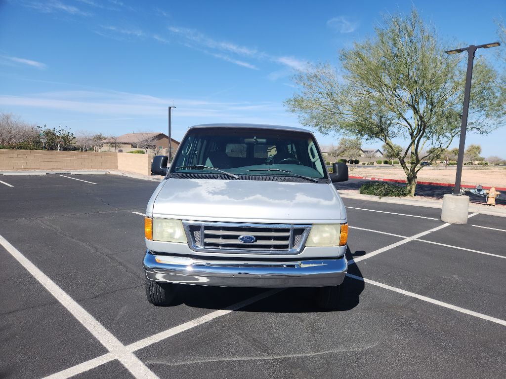2005 Ford Econoline Image 4