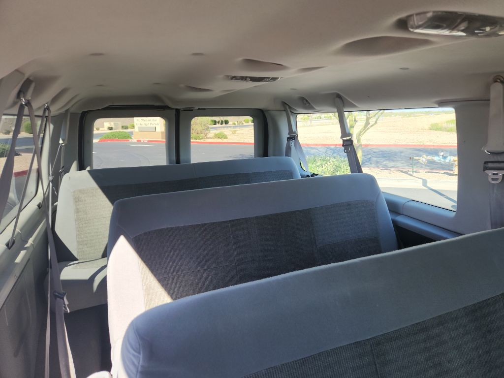 2005 Ford Econoline Image 14