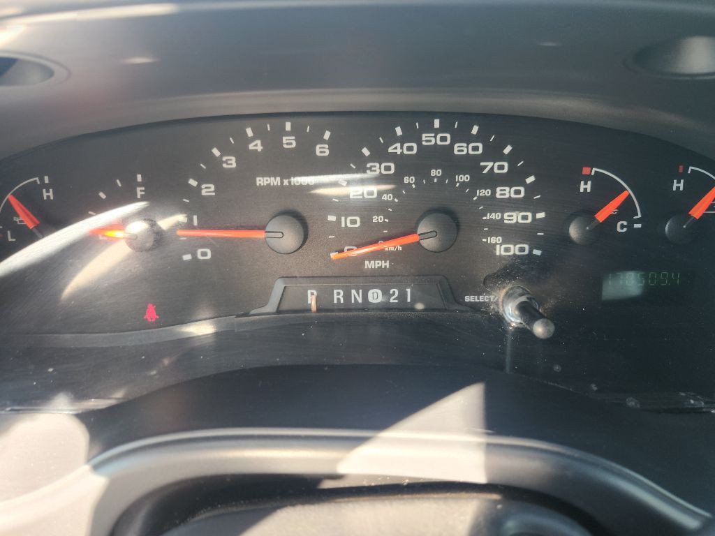 2005 Ford Econoline Image 16