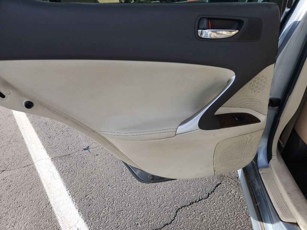 2010 Lexus IS Image 14