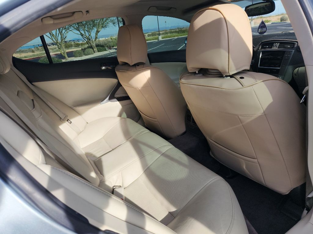 2010 Lexus IS Image 15