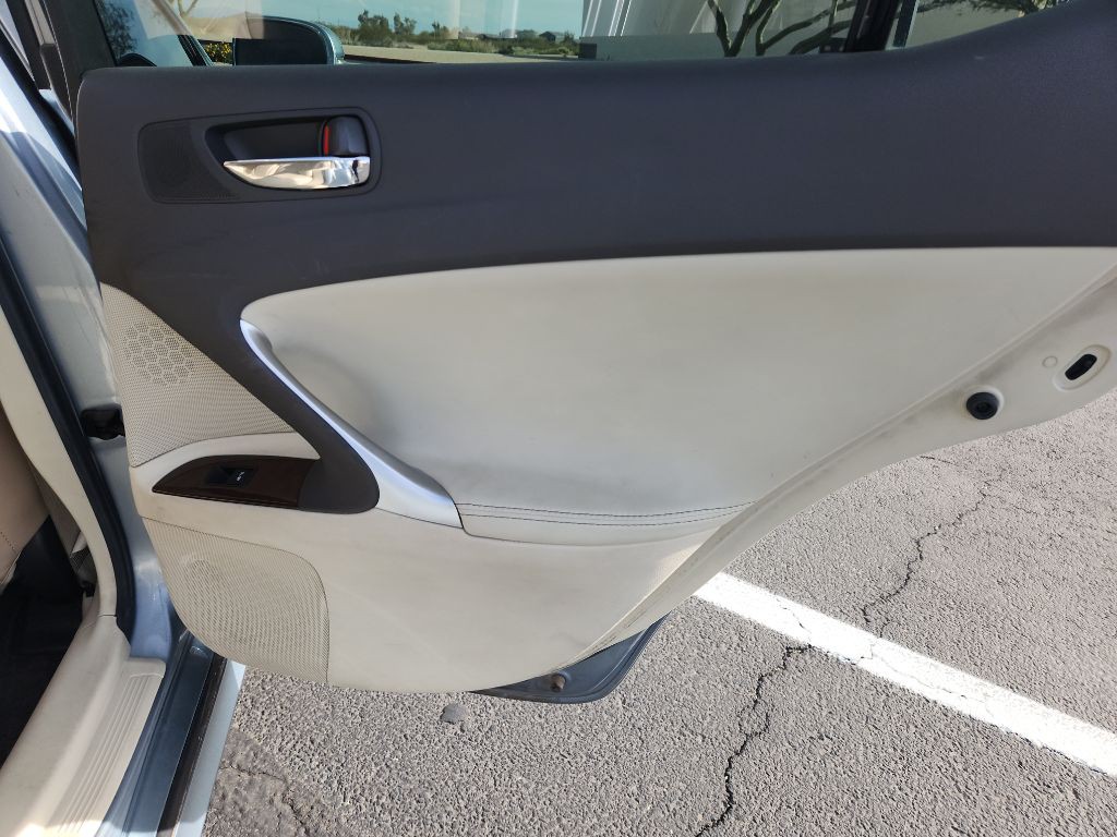 2010 Lexus IS Image 16