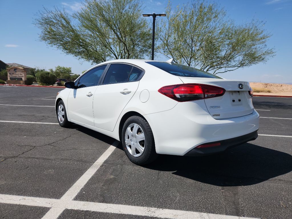 2017 Kia Forte Image 6