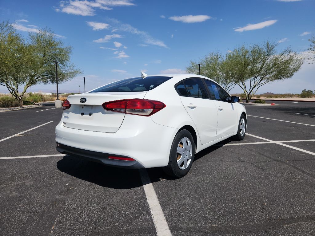 2017 Kia Forte Image 8