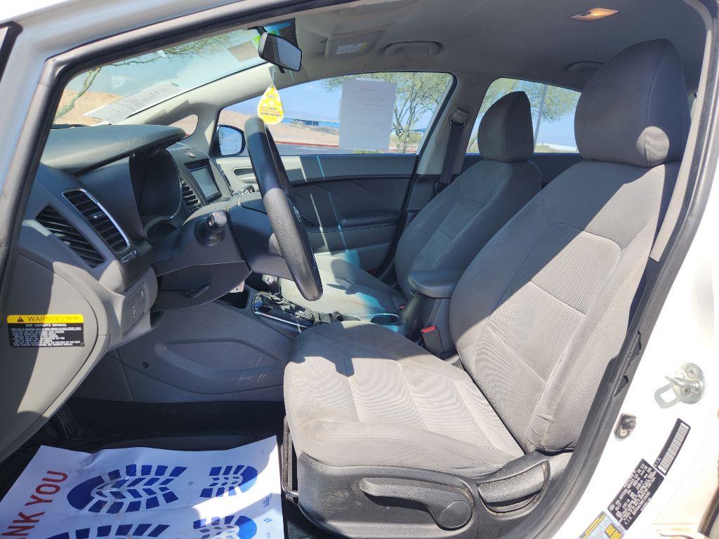 2017 Kia Forte Image 9