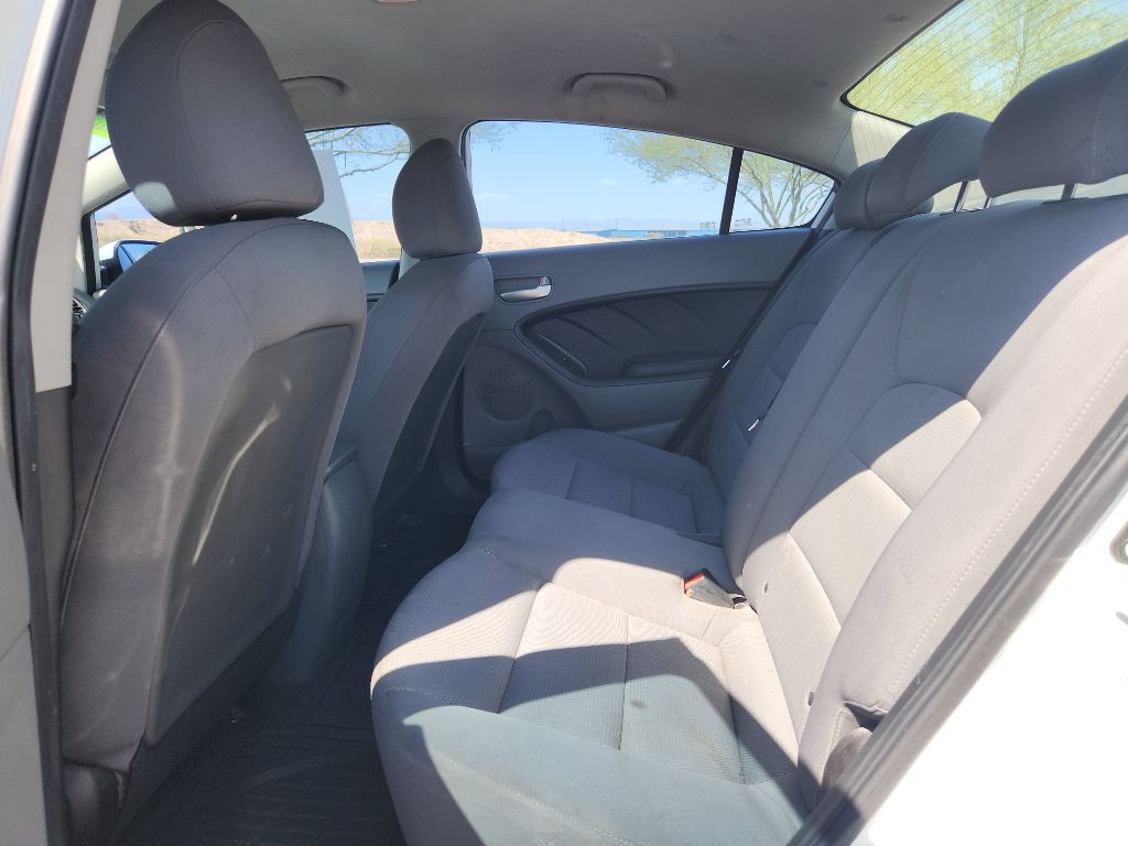 2017 Kia Forte Image 12