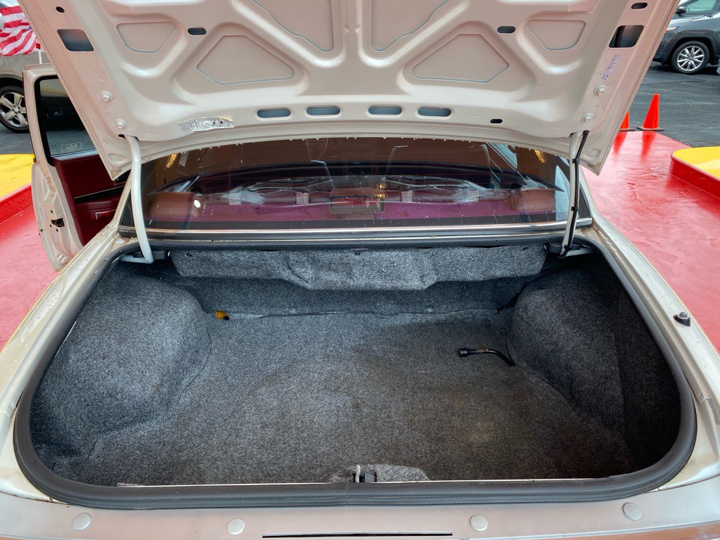 1989 Buick Riviera Image 6