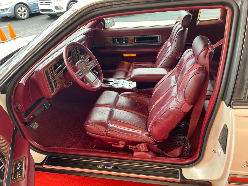 1989 Buick Riviera Image 8