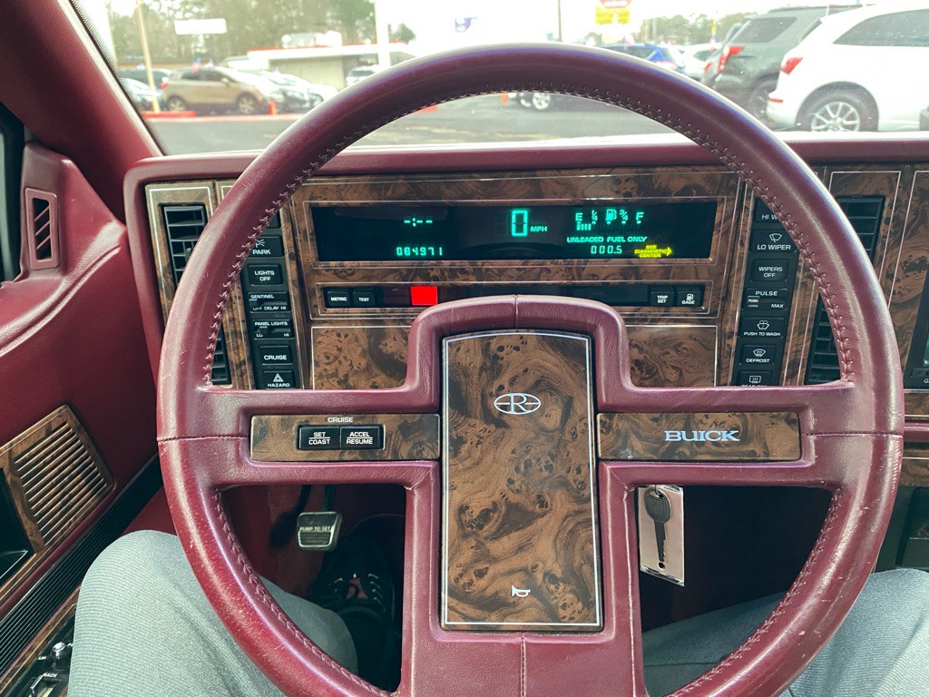 1989 Buick Riviera Image 12