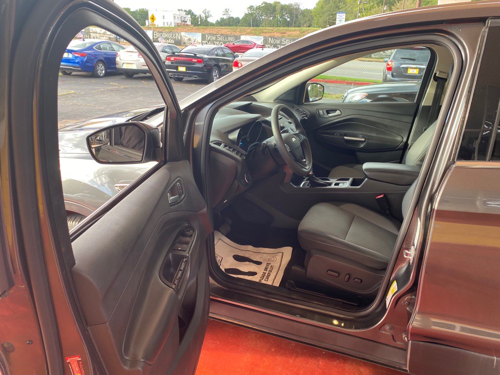 2017 Ford Escape Image 10