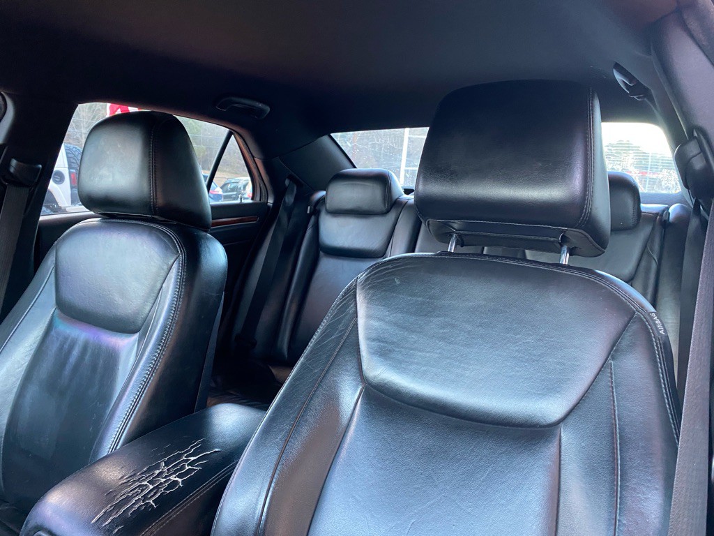 2012 Chrysler 300 Image 16