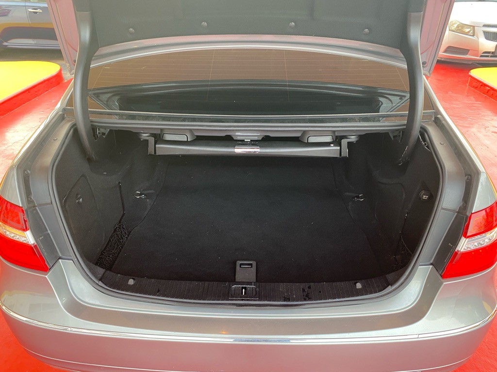 2012 Mercedes-Benz E-Class Image 10